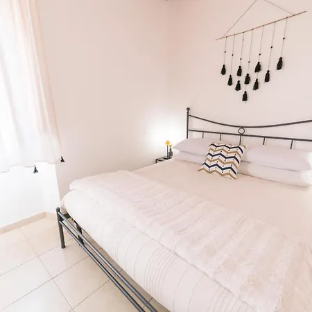 Yenne Wifi-ac Guest house *