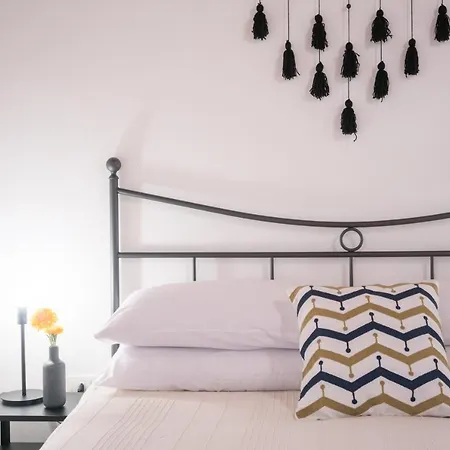 Yenne Wifi-ac Guest house *