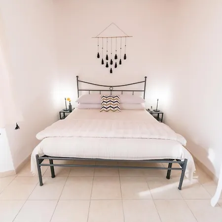 Yenne Wifi-ac Guest house