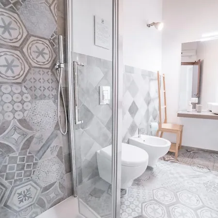 Yenne Wifi-ac Guest house